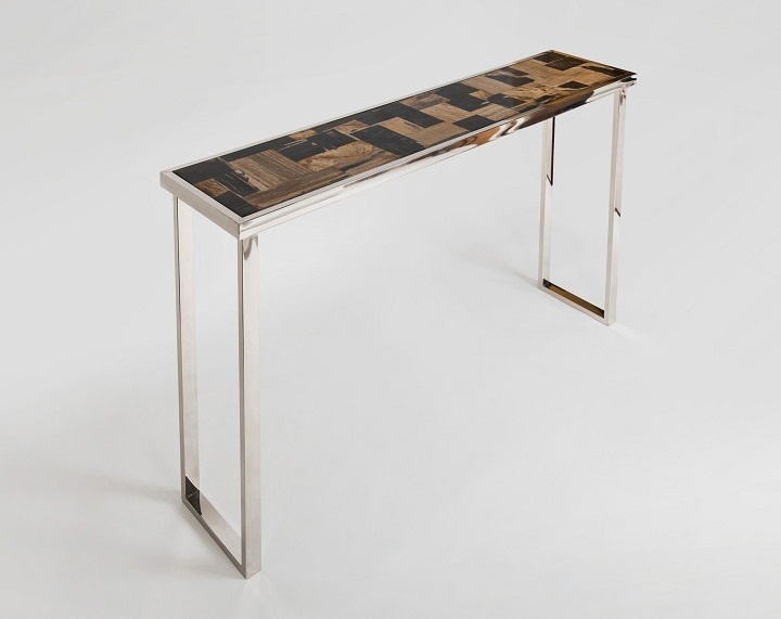 Konsole aus versteinertem Holz