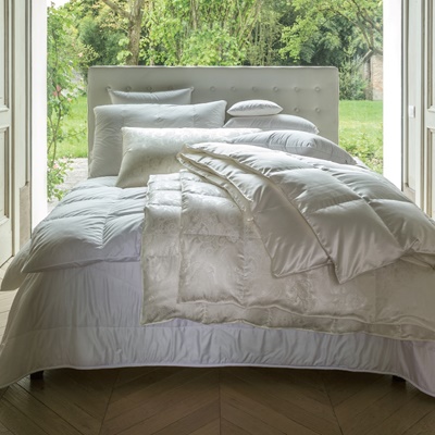 Christian Fischbacher BASEL  leichte Ganzjahres Decke mit Batistbezug