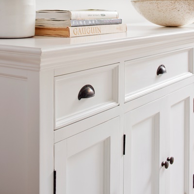 Landhaus Sideboard mit drei Schubladen und vier Türen